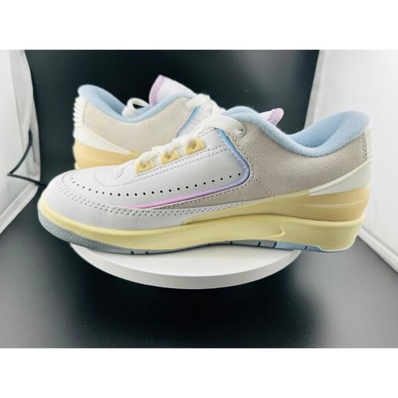 Nike Air Jordan Wmns Air Jordan 2 Low Look, Up in the Air DX4401-146 Sz 5 - Picture 5 of 6